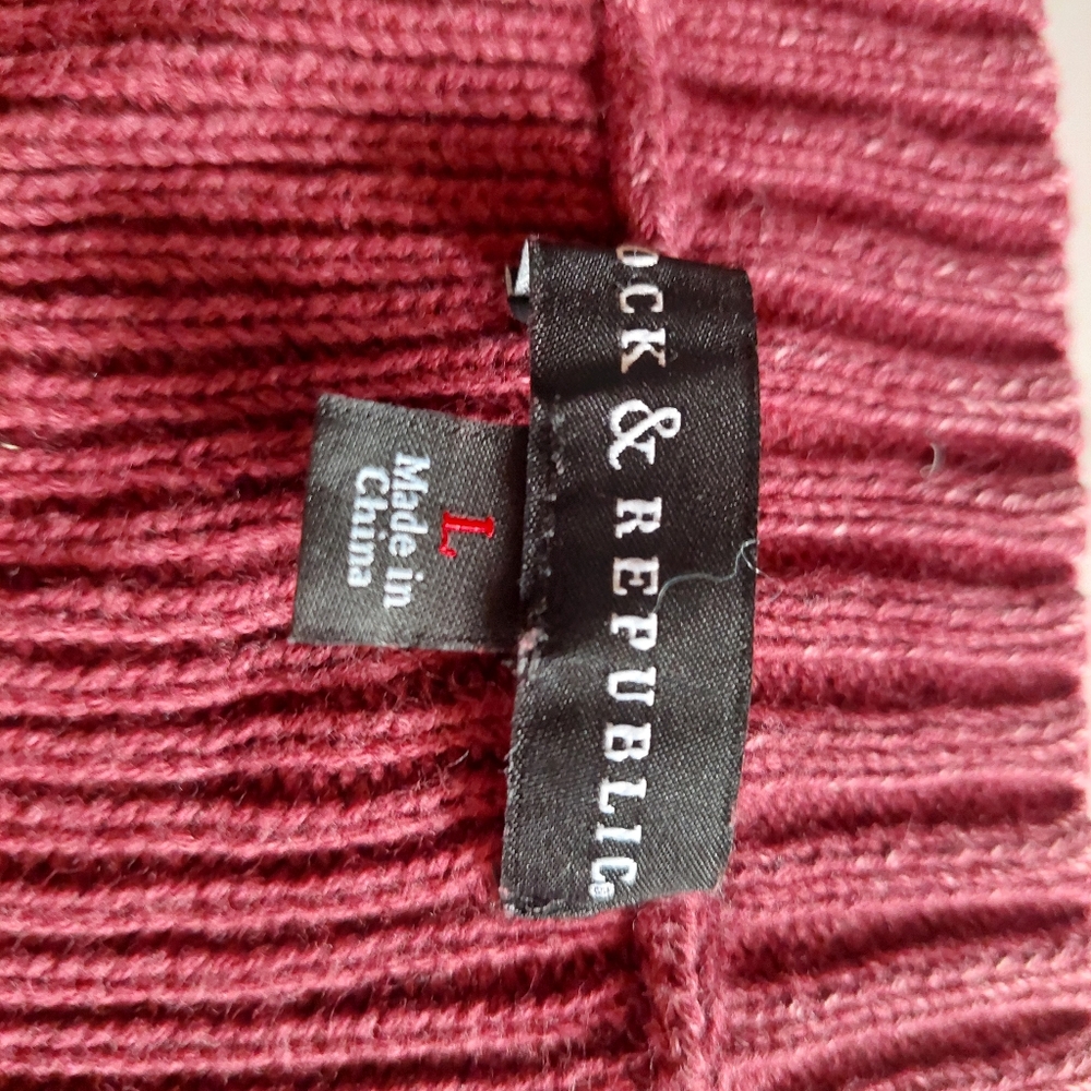 Sweater - Picture 9 of 11
